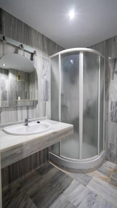 شقة Seaview And Big Terrace Cabopino ماربيا المظهر الخارجي الصورة